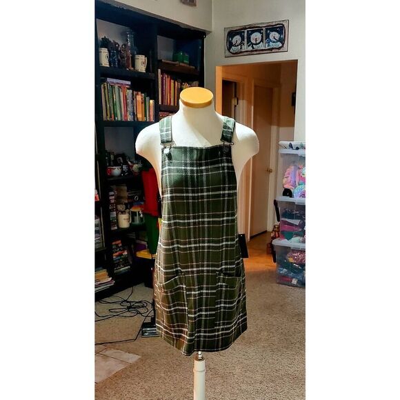 NWT NO BOUNDARIES DRESS - Picture 1 of 4